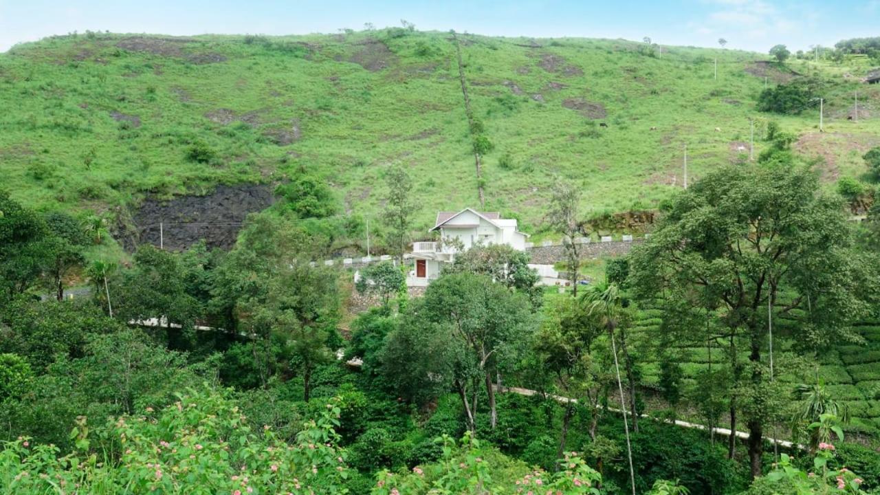 Glashaus By Izan Vagamon